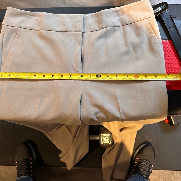 NWOT Ann Taylor size 8 Signature cut tan dress slacks. - Picture 9 of 10